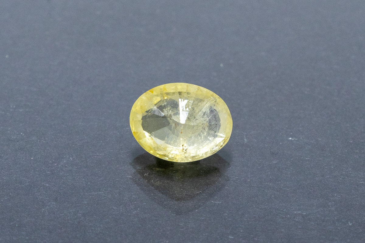 Yellow Sapphire - 2.61 Carat