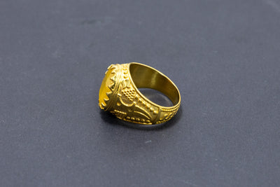 Royal Yellow Sapphire Ring (10 Ratti)