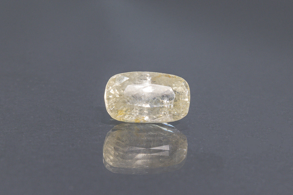 Yellow Sapphire - 7.61 Carat