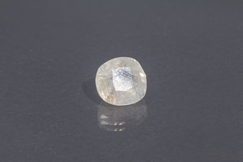 Yellow Sapphire - 5.86 Carat