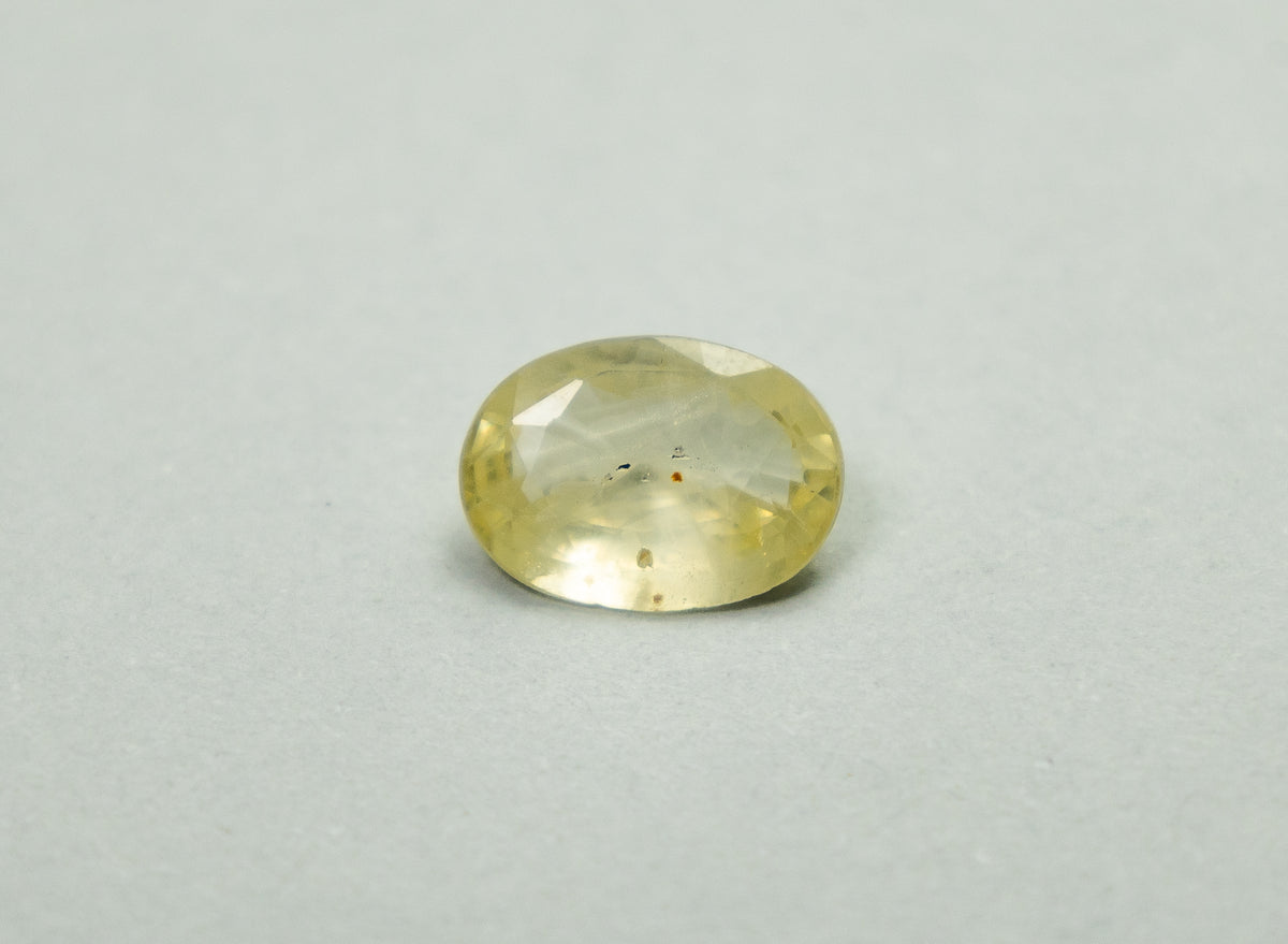 Yellow Sapphire - 4.05 Carat