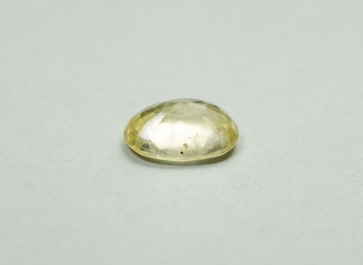 Yellow Sapphire - 4.05 Carat