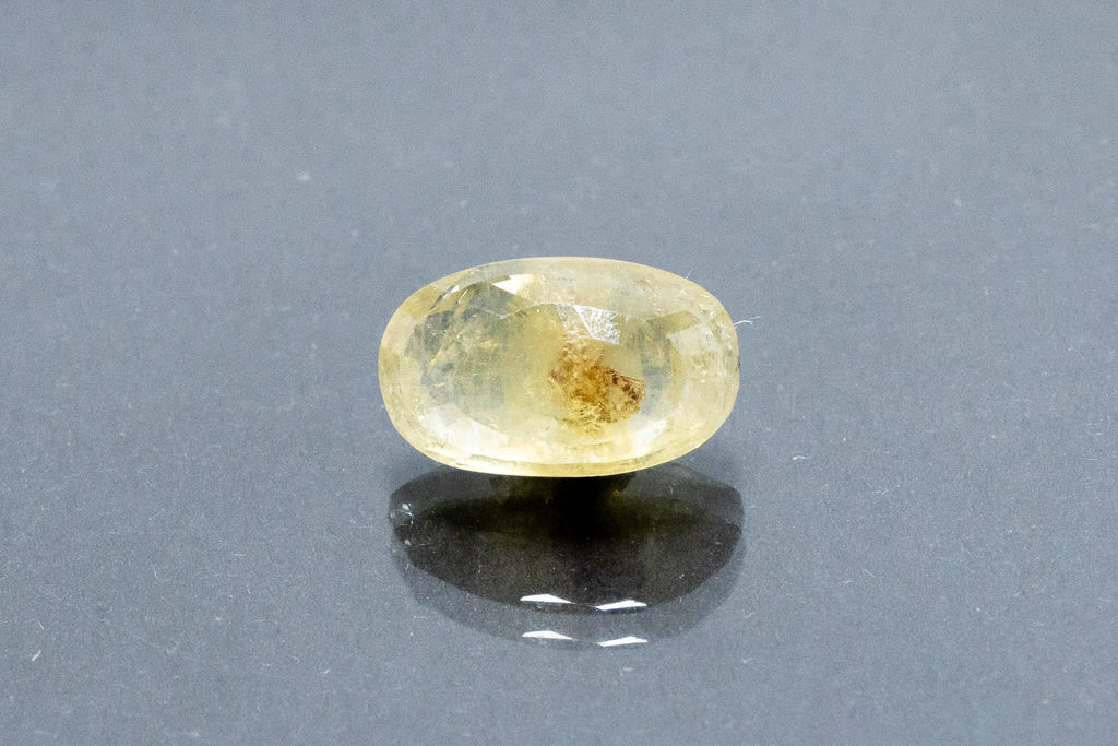 Yellow sapphire 5.51 Carat